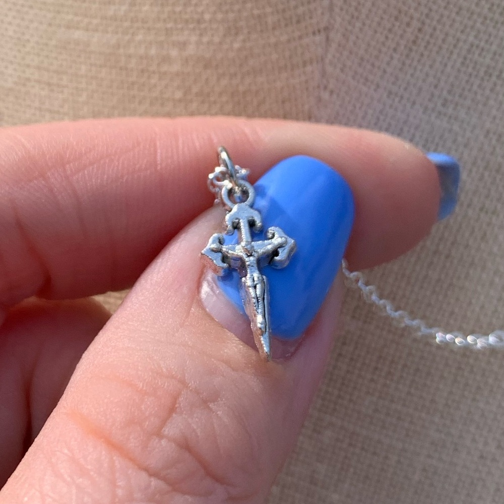 NWT Sterling Silver Plated Chain & Crucifix Alloy Metal Charm Necklace - Picture 6 of 16